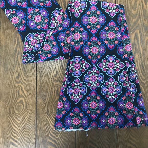 Onzie Bell Bottom Leggings (Small) - Picture 2 of 2